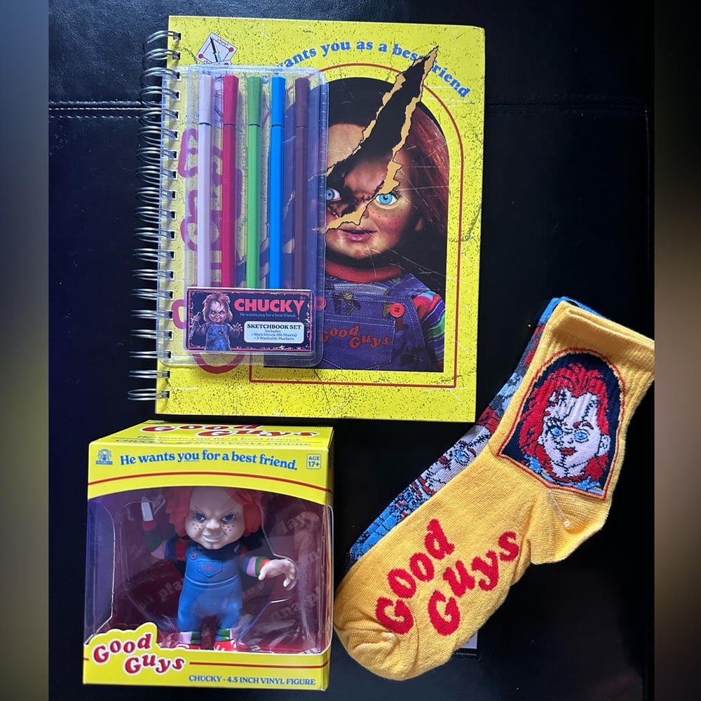 Chucky Good Guys Set -  Notebook, socks, and doll